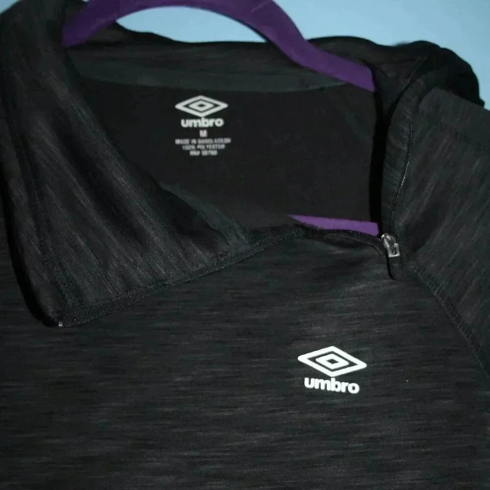 Umbro Sweatshirt Sized Medium Gray/Black Pullover Top - Picture 3 of 9